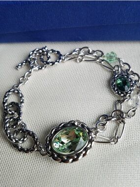 AUTHENTIC Swarovski Mint Green Erinite & Chrysolite Chain Bracelet in Box NEW